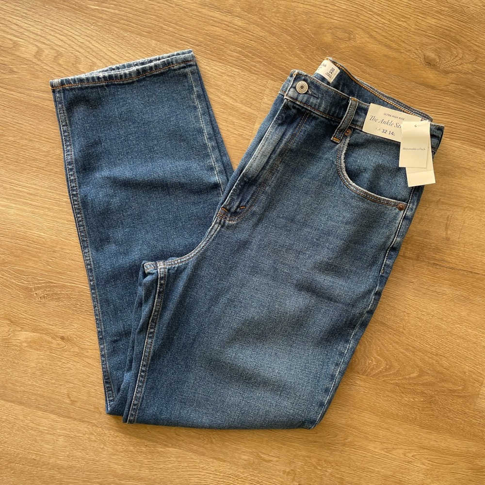 Abercrombie The Ankle Straight-Ultra High Rise Jeans 32 Long